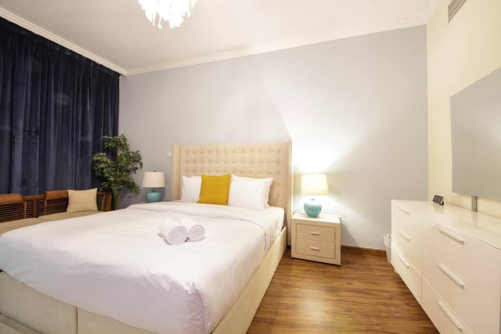 Apartment Rh- High-floor Splendor, 2-bedroom Gem In Downtown Dubai