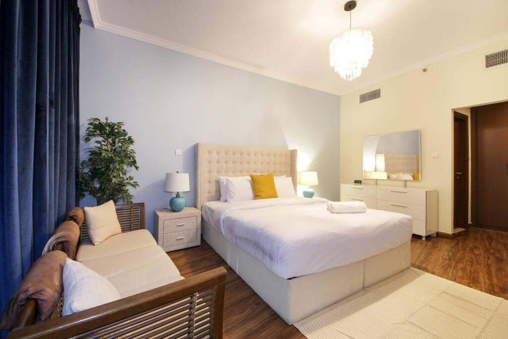 Rh- High-floor Splendor, 2-bedroom Gem In Downtown