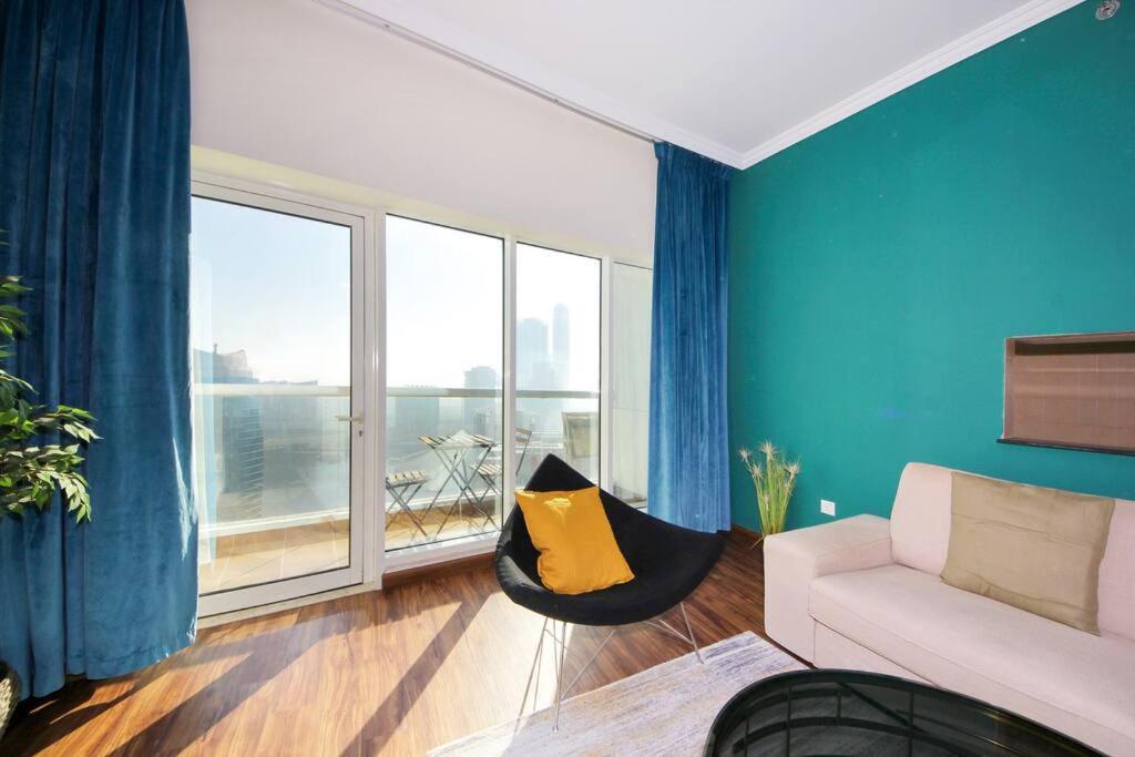 Rh- High-floor Splendor, 2-bedroom Gem In Downtown Apartment